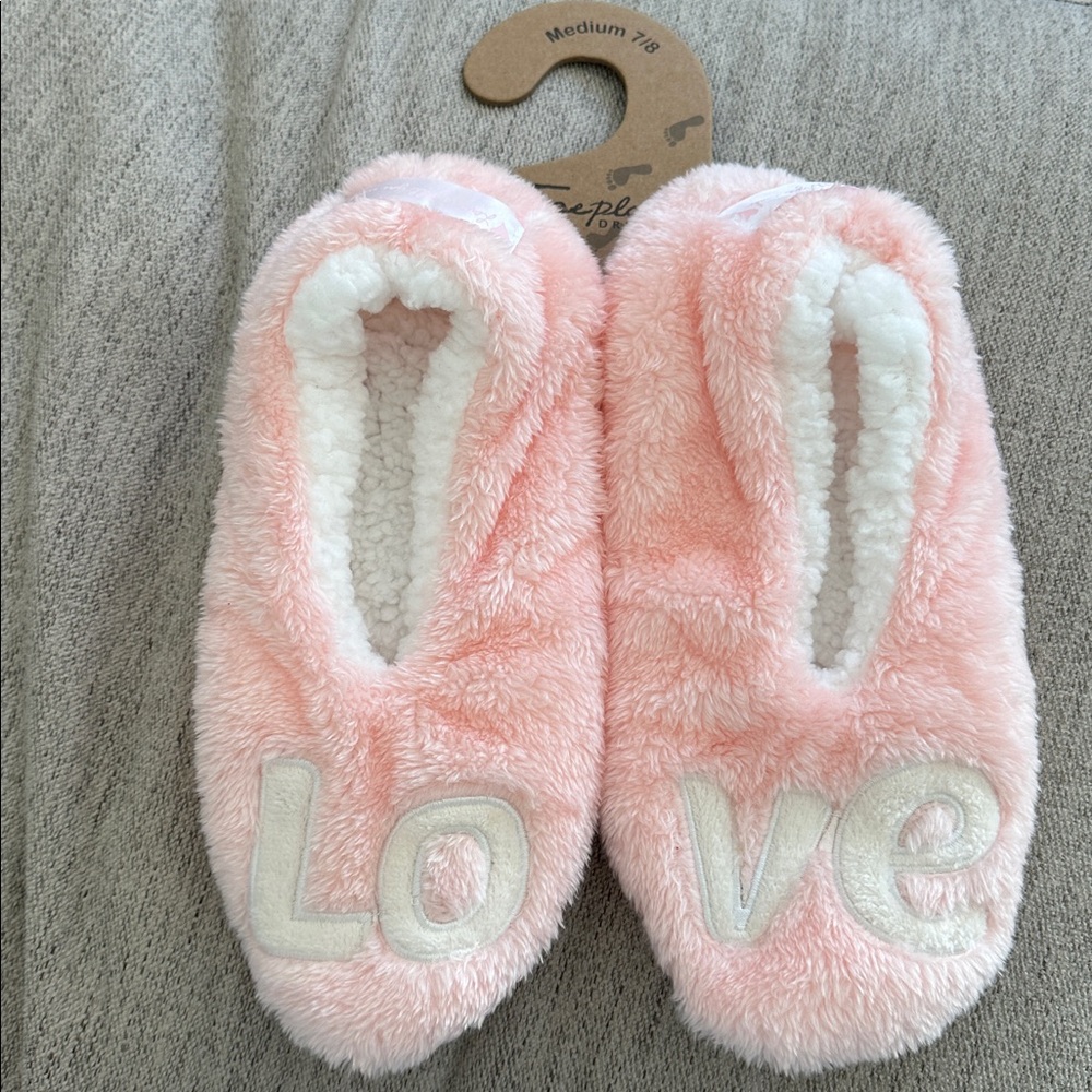 NWT pink slippers